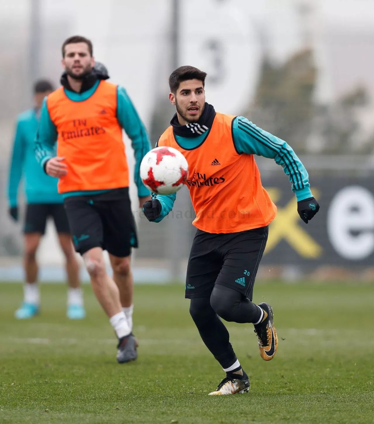 爱游戏-包含赛前体能课后；辽宁本钢内部沟通备战国王杯；信心回归；控场能力受关注的词条