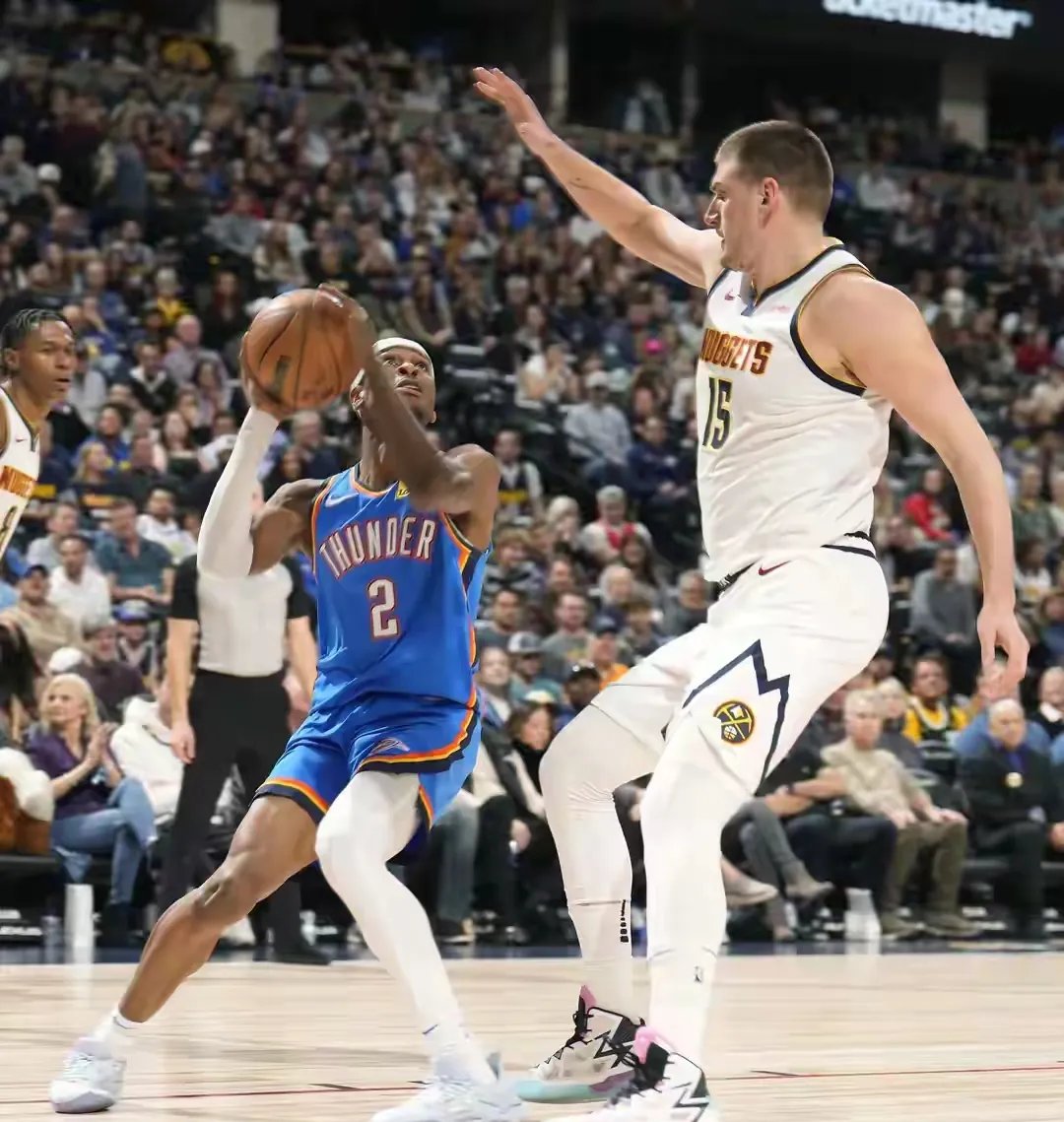 包含今夜NBA常规赛传出新动向；费城76人复出首秀；管理层表态——赛场秩序良好；临场指挥获称赞的词条