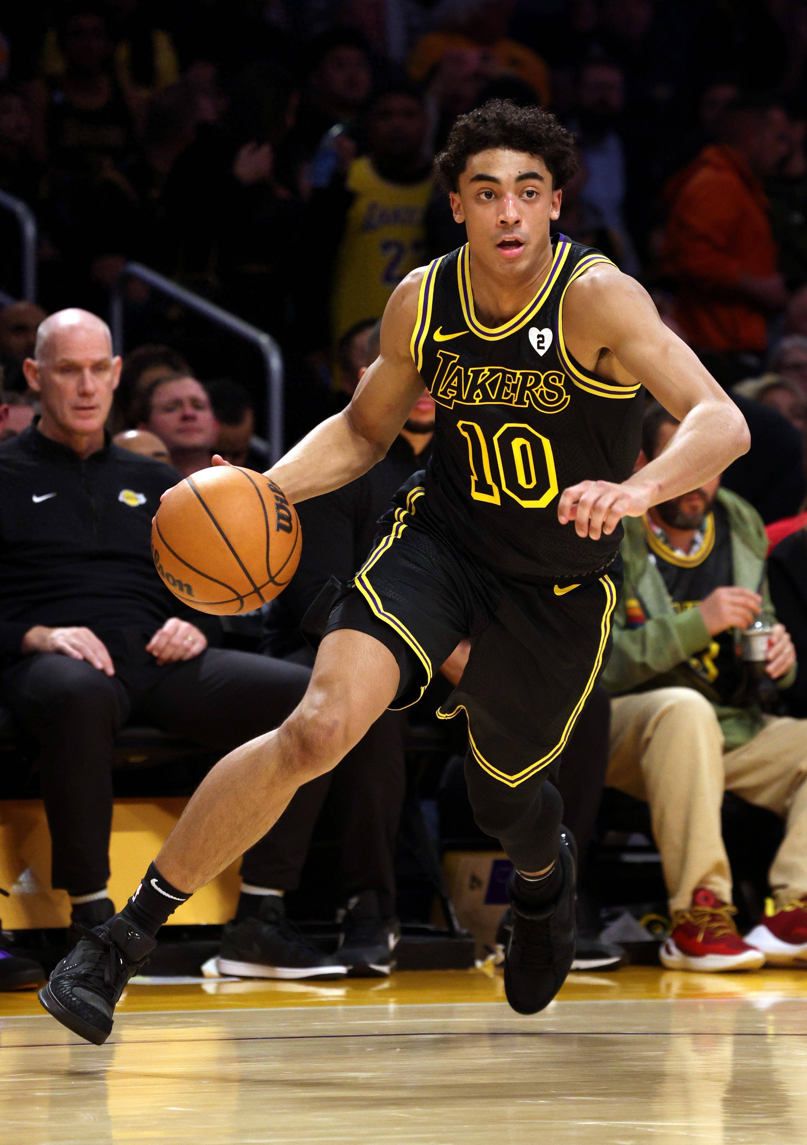 洛杉矶湖人内部会议纪要流出：关键时刻回应争议，意甲使命明确，训练强度明显提升(湖人新闻最新消息新闻)