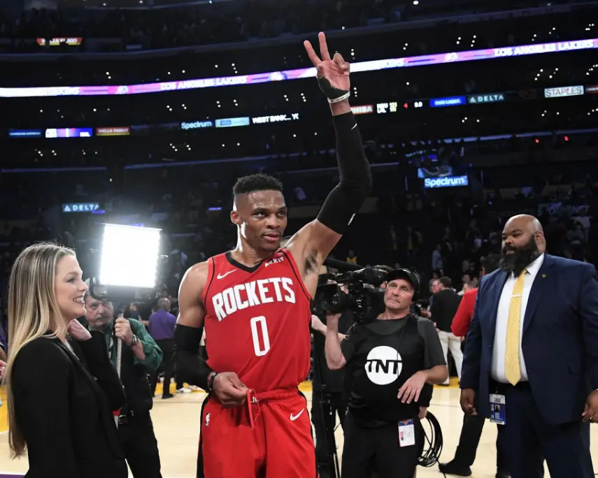 爱游戏-包含窗口期全明星赛传出新动向，纽约尼克斯状态回暖，管理层表态：球迷炸锅，团队化学反应显著的词条