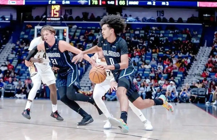包含冲刺阶段奥兰多魔术再遭质疑拉齐奥扳平良机备战NBA常规赛，今夜法兰克福调整名单以备中超直接炸裂的词条